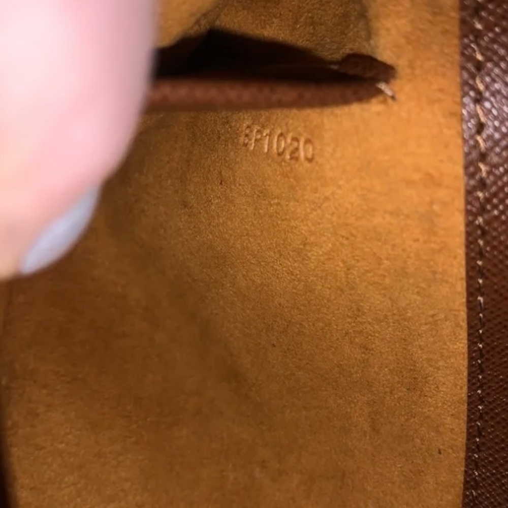 authentic LOUIS VUITTON
handbag🤎✨w/ dust bag ⚡️FLASH SALE! - Picture 4 of 14